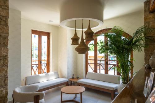 Y & P LATCHI HOTEL 2