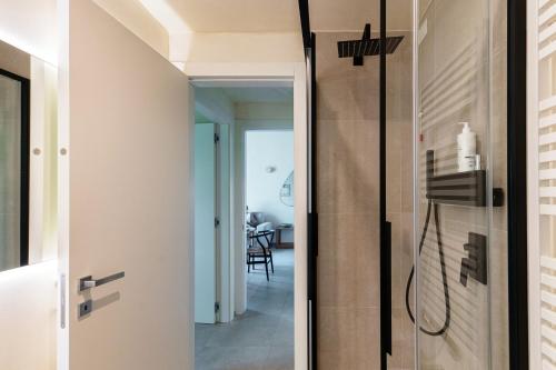 Villa Maderni Retreat - by MyHomeInComo - image 5