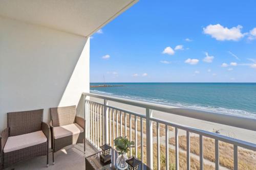Beachfront Condo with Pool and Hot Tub – khách sạn tại Myrtle Beach