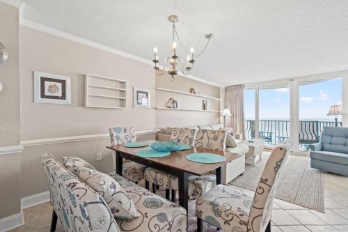 Oceanfront Condo with Resort Pools and Hot tub – khách sạn tại Myrtle Beach
