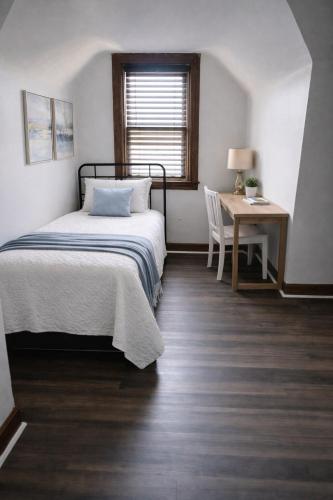 Simple Comfort Stay in West Homestead (PA)