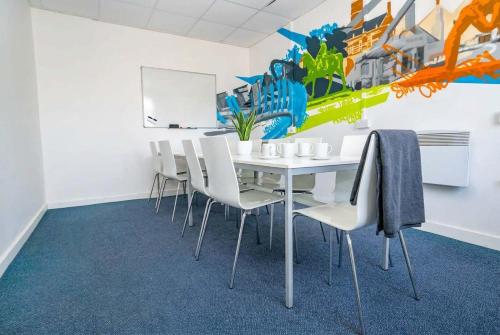 Central Coventry Budget Studio w Gym & Games Room