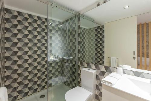 Old Stone Flats - image 4