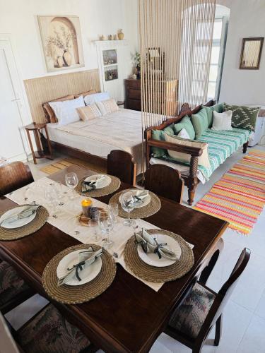 Renovated 100yo Cycladic Home in center of Naousa gîte à louer Young Inn