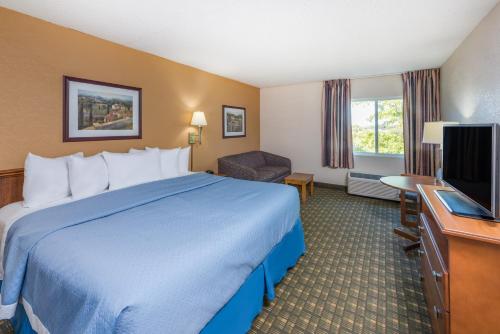 Days Inn by Wyndham Kirksville - image 11