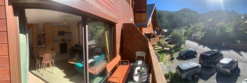 Triplex 6 personnes Chalet au pied des pistes in Reallon