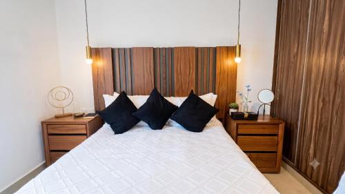 LUX 2-Storie 3-BDR , 3.5 Bath Penthouse