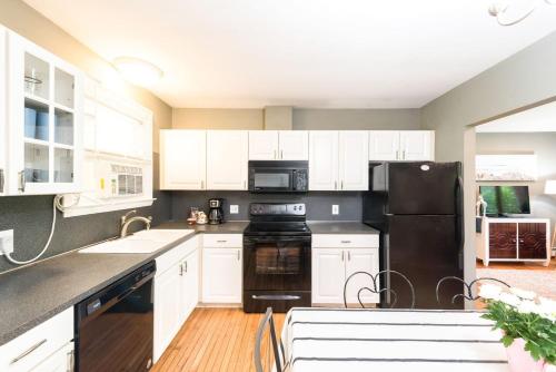 Amazing Narragansett Beach House ! - image 4