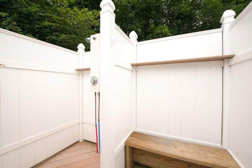 Adorable 3 Bedroom Beach House - Walking Distance - image 10