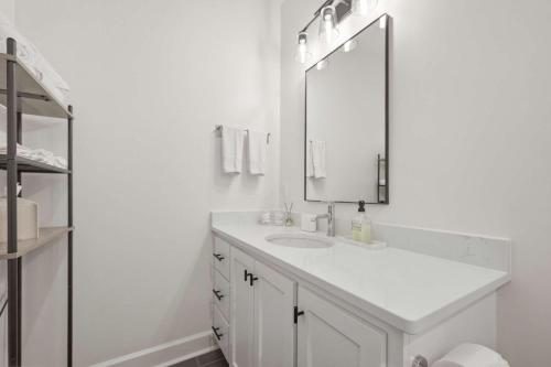 Brand NEW Kali House - River Ranch - Premier Host - image 2
