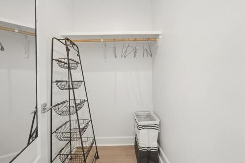 Brand NEW Kali House - River Ranch - Premier Host - main image