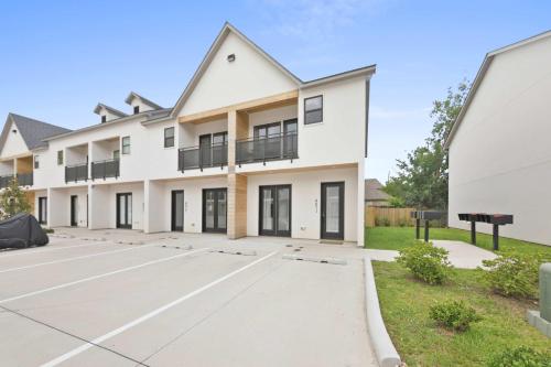 Brand NEW Kali House - River Ranch - Premier Host - image 12