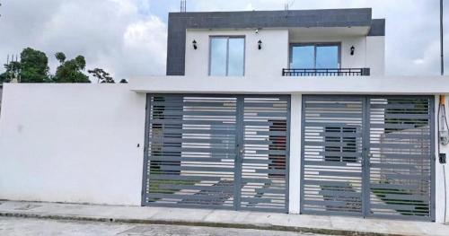 Ieeja, Casa El Olimpo con AC 6 minutos del IRTRA in Retalhuleu