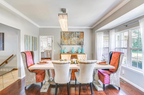 Gateway to St Louis: Group Getaway w/ Game Room in Florissant (MO)