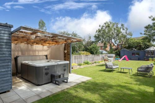 Charming 3 Bed Home in Churchdown with Hot Tub – khách sạn tại Churchdown