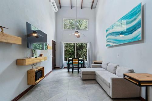 5 Min Walkable Beach, Pool, Relax & Slow Down in พอเทรโร่