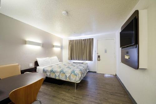 1 queen bed