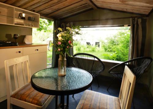 Minimalist riverside hideout, Riga