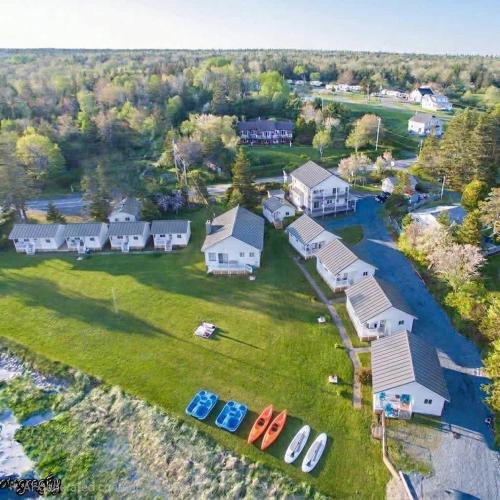 . Hunts Point 2-BR Coastal Retreat - Cottage # 3