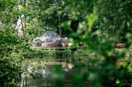 Apkārtne, La Bulle au bord de l'eau in Epaņa-Epaņeta