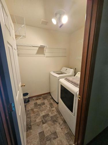 Spacious Family Home w Garage Gladys Retreat in Hermiston