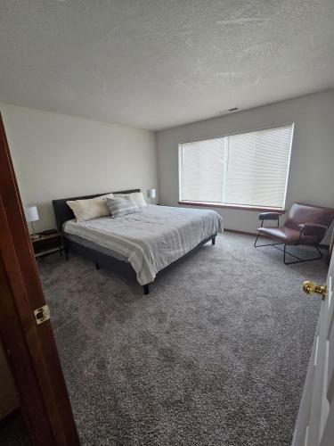 Spacious Family Home w Garage Gladys Retreat in Hermiston