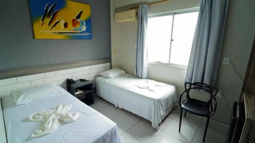 2 twin beds