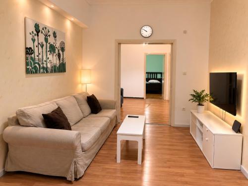 2 bedroom apartment 300 meters metro Aghios loanis, Афины