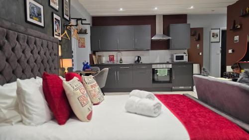 Victoria Loft - 1 Bedroom Apartment with off site spa access 5