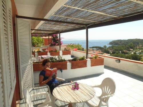 Studio with Sea View image 5