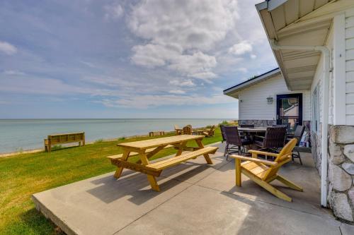 . Waterfront Lake Huron Getaway w/ Private Beach