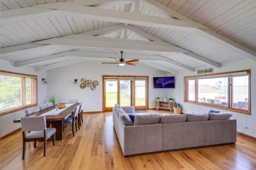 Waterfront Lake Huron Getaway w/ Private Beach in Grind Stone City (MI)