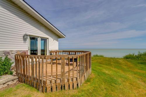 Waterfront Lake Huron Getaway w/ Private Beach in Grind Stone City (MI)