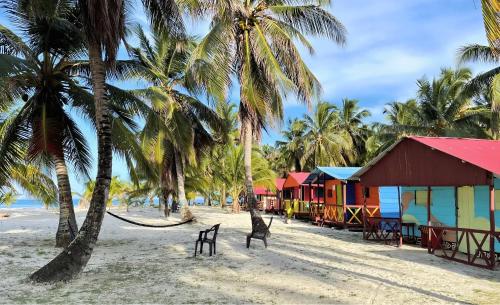 Cabaña Romantica frente al mar de isla Chichime Guna Yala (Cabana Romantica frente al mar de isla Chichime Guna Yala) in El Porvenir