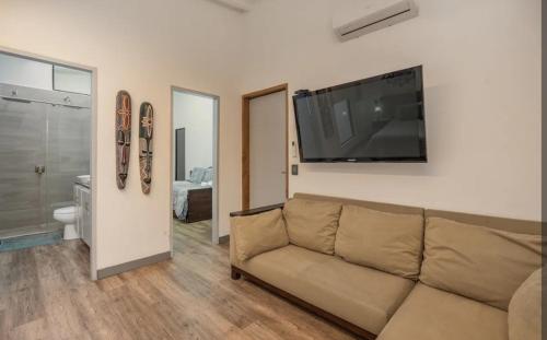 Apartamento muy bien ubicado, en el corazón del Poblado, Medellín muy fresco, aire acondicionado
