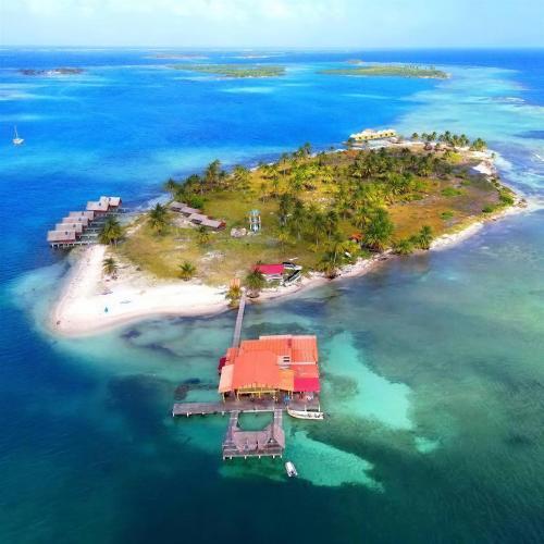 Islas de San Blas cabana sobre el mar Wailidub in El Porvenir