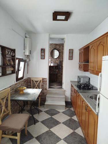 Casa Monte Los Peñasquitos (Casa Monte Los Penasquitos) in Cazalla de la Sierra