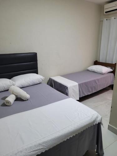 1 double bed, 1 twin bed