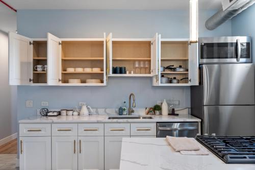 Beautiful Bright 2 bed - Near downtown Chicago in Westchester (IL)