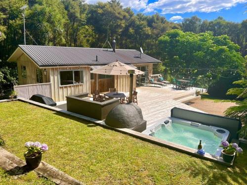 Secluded Bush Retreat in Hikuai