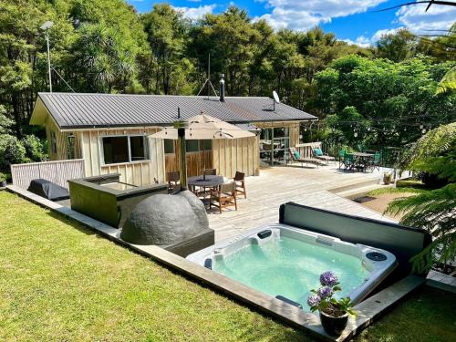Secluded Bush Retreat in Hikuai