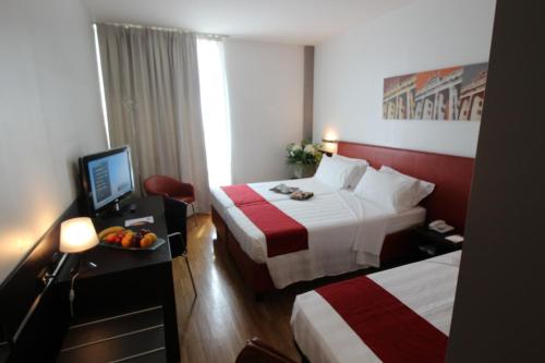 3 twin beds