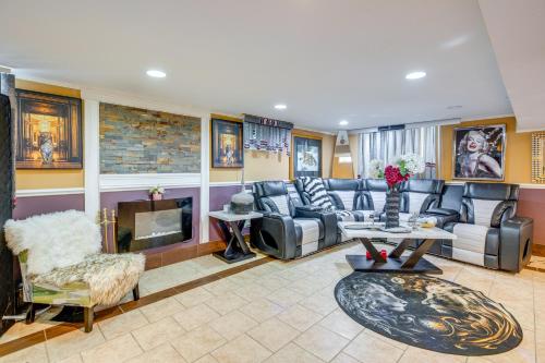 Near Parks & Metra Stations! Chicago Apt w/ Bar in Ashburn