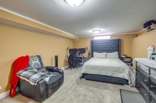 Near Parks & Metra Stations! Chicago Apt w/ Bar in Ashburn