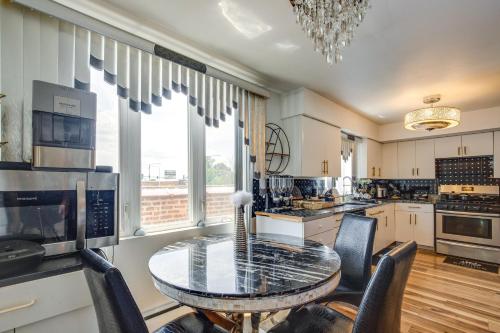 Walk to Stores & Parks! Stylish Chicago Apartment in Ashburn