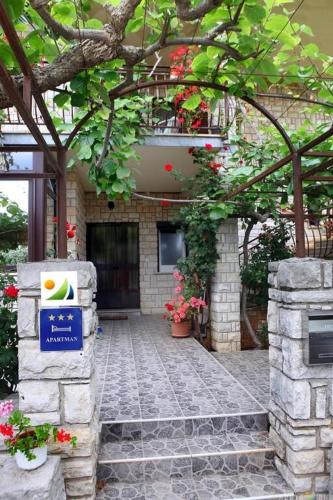 Apartments with parking space Rozac Umag - 27211 - image 5