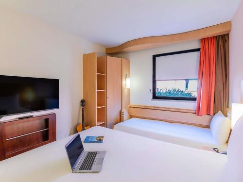 ibis Lisboa Sintra Room Type - Double Room with Extra Bed