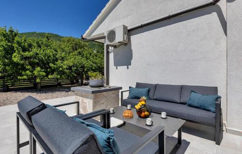 Exterior view, Pet Friendly Home In Rascane in Rašćane