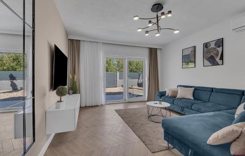 Pet Friendly Home In Rascane in Rašćane