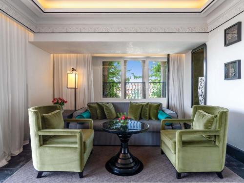 2 bedrooms, 3 beds